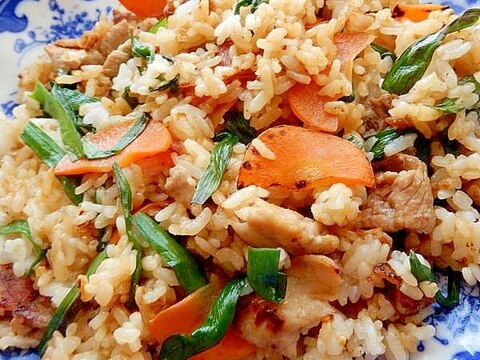 ウスターソースだけで5分!ノンオイル豚こま炒飯♪